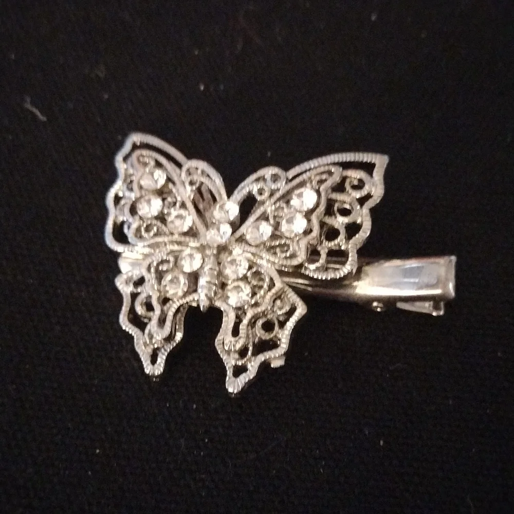 Vintage Silver Tone Filigree W/ Clear Rhinestone Butterfly Hair Clip